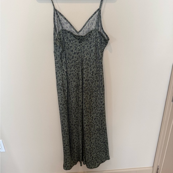 Time & Tru Dress Camo Green Animal Print Midi Slit Size Medium 8-10 - Picture 3 of 8